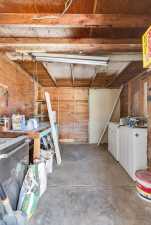 1221 Howard Ave (25)