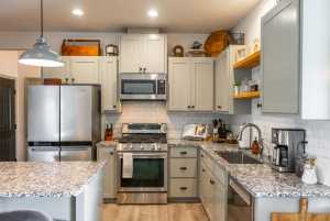 2014 Overhill Dr (20)