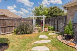 2014 Overhill Dr (38)