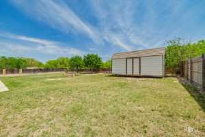 210 Laguna Verde St (32)