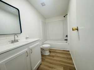 10324 Front St (11)