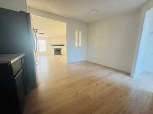 10324 Front St (6)