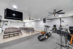 313 E 19th St (10)