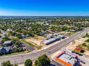 313 E 19th St (27)
