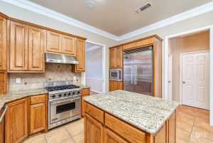 6033 Kingsbridge Dr (18)