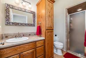 6033 Kingsbridge Dr (30)