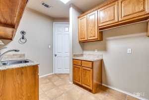 6033 Kingsbridge Dr (32)