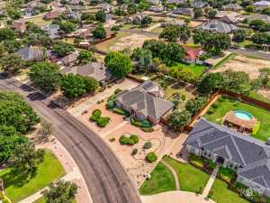 6033 Kingsbridge Dr (48)