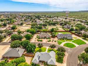 6033 Kingsbridge Dr (51)