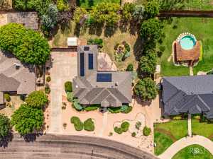 6033 Kingsbridge Dr (54)