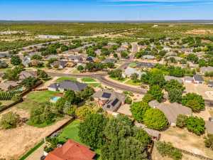6033 Kingsbridge Dr (58)
