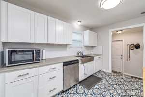 204 S Monroe St (10)