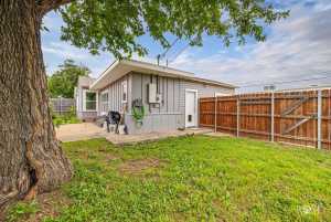 204 S Monroe St (23)