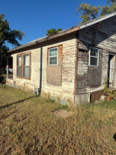 2002 N Oakes St (13)