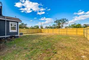 306 E 38th St (21)