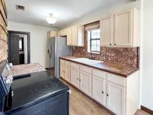 2302 W Twohig Ave (9)