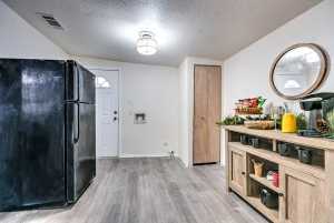 1710 W Ave H (12)