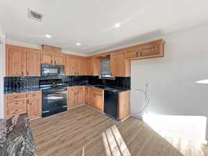 1214 Gregory Dr (11)