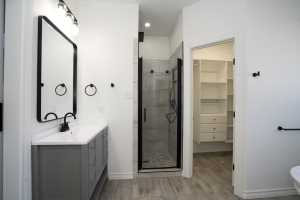 622 E 17th St (18)