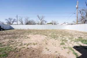 622 E 17th St (28)