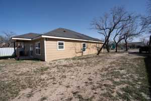 622 E 17th St (30)