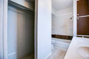 405 W James Ave (27)