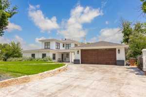 610 W Ave C