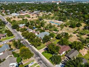 1306 S Monroe St (60)