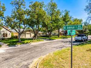 1306 S Monroe St (63)