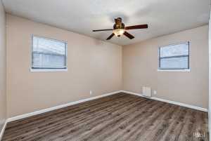 2011 Edmund Blvd (13)