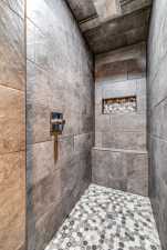 2011 Edmund Blvd (30)