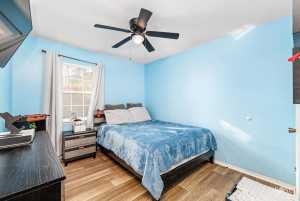 909 E 41st St (20)