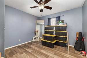 909 E 41st St (22)