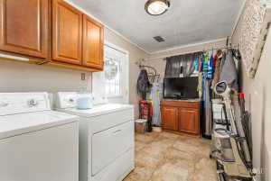 909 E 41st St (23)