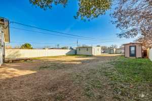 909 E 41st St (26)
