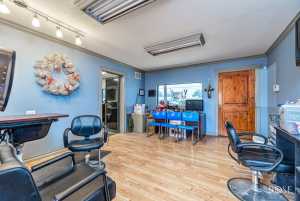902 E 19th St (8)