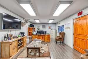 902 E 19th St (2)