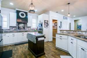 8146 McCormick Dr (19)