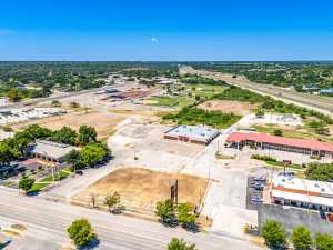 223 N Hwy 277N (26)