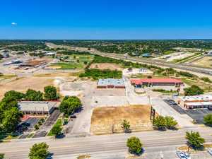 223 N Hwy 277N (27)
