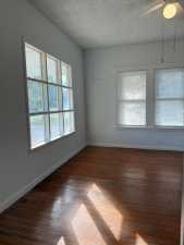 215 N Bishop St (28)