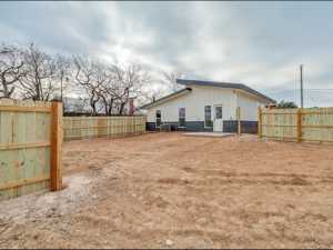 1608 Preusser St (4)