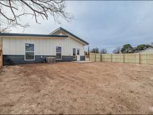 1608 Preusser St (5)