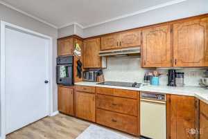 606 Nichols St (11)