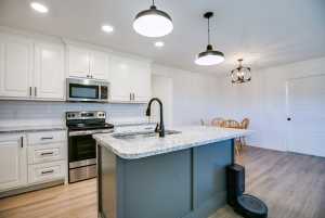 909 E 39th St (9)