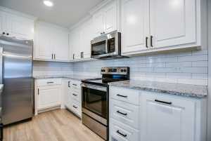 909 E 39th St (12)