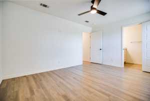 909 E 39th St (21)