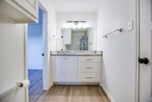 909 E 39th St (23)