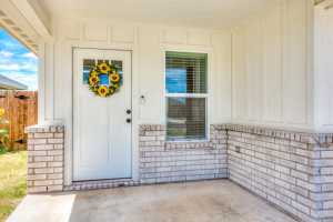 909 E 39th St (31)