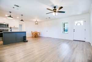 909 E 39th St (4)